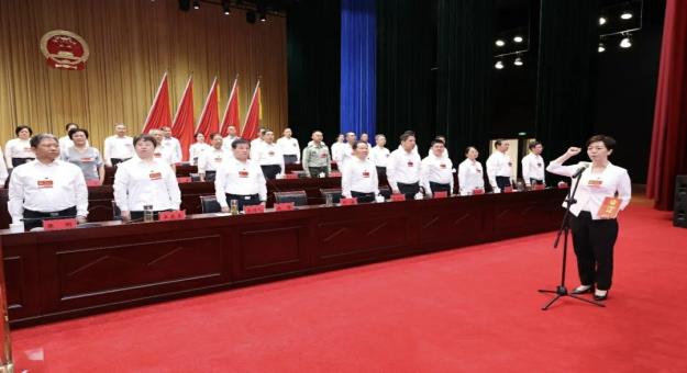 舒城县第十八届人民代表大会第五次会议召开 赵珞主持会议 胡敏当选县长